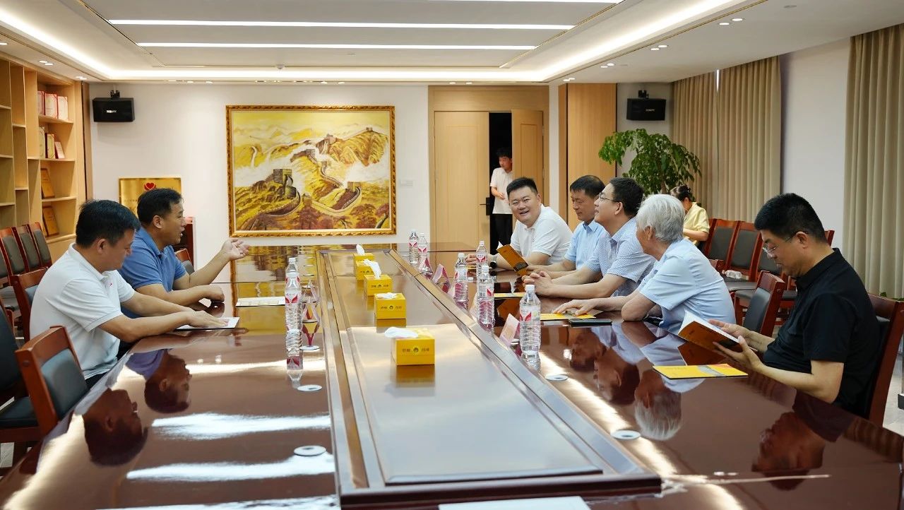 市委統(tǒng)戰(zhàn)部副部長、市民宗局局長沙兆武一行到盛隆之家調研